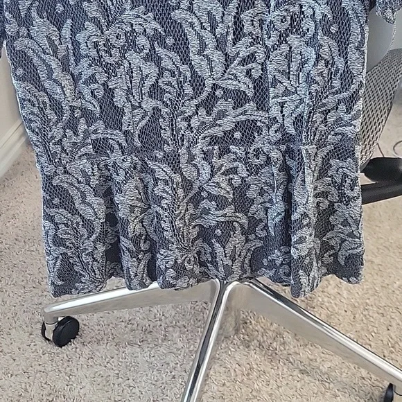 3 For $15 EUC Ann Taylor Lace and Pleated Top - Picture 5 of 7